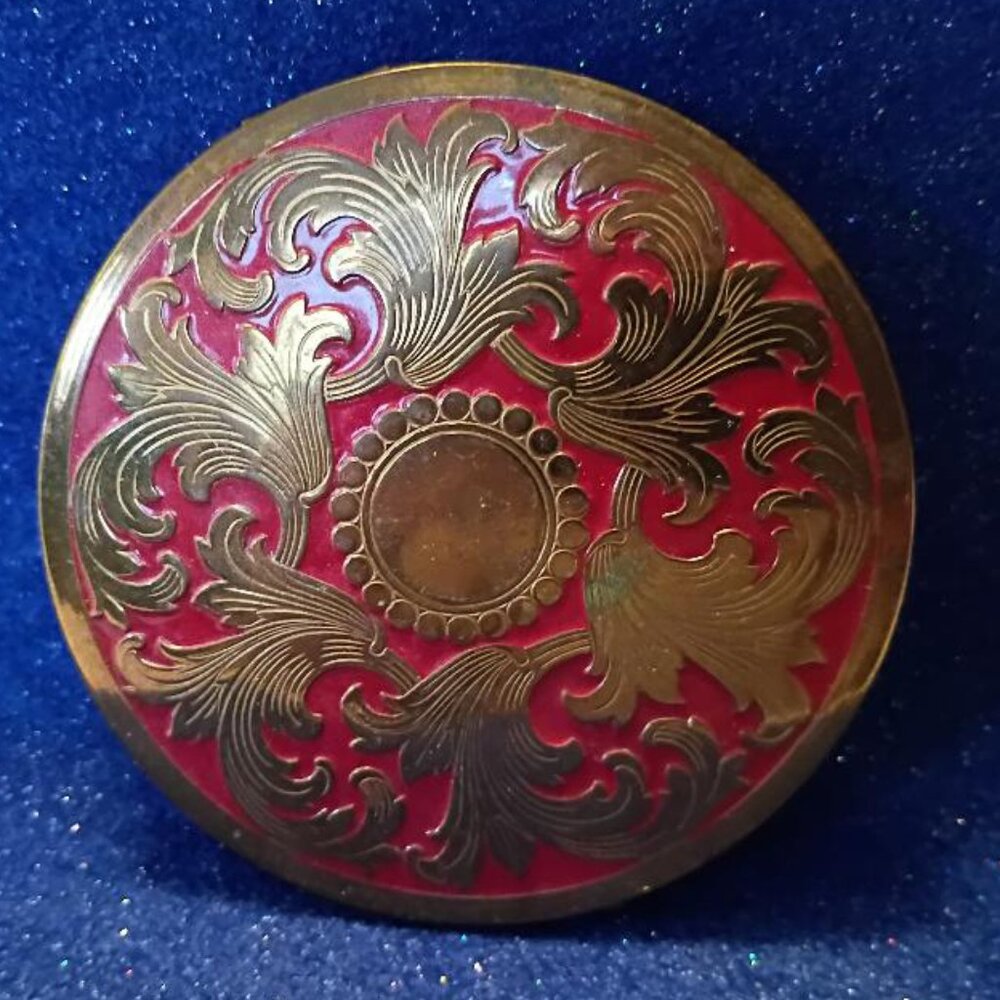 REX FIFTH AVENUE Brass & Red Enamel Flapjack Powder Compact
